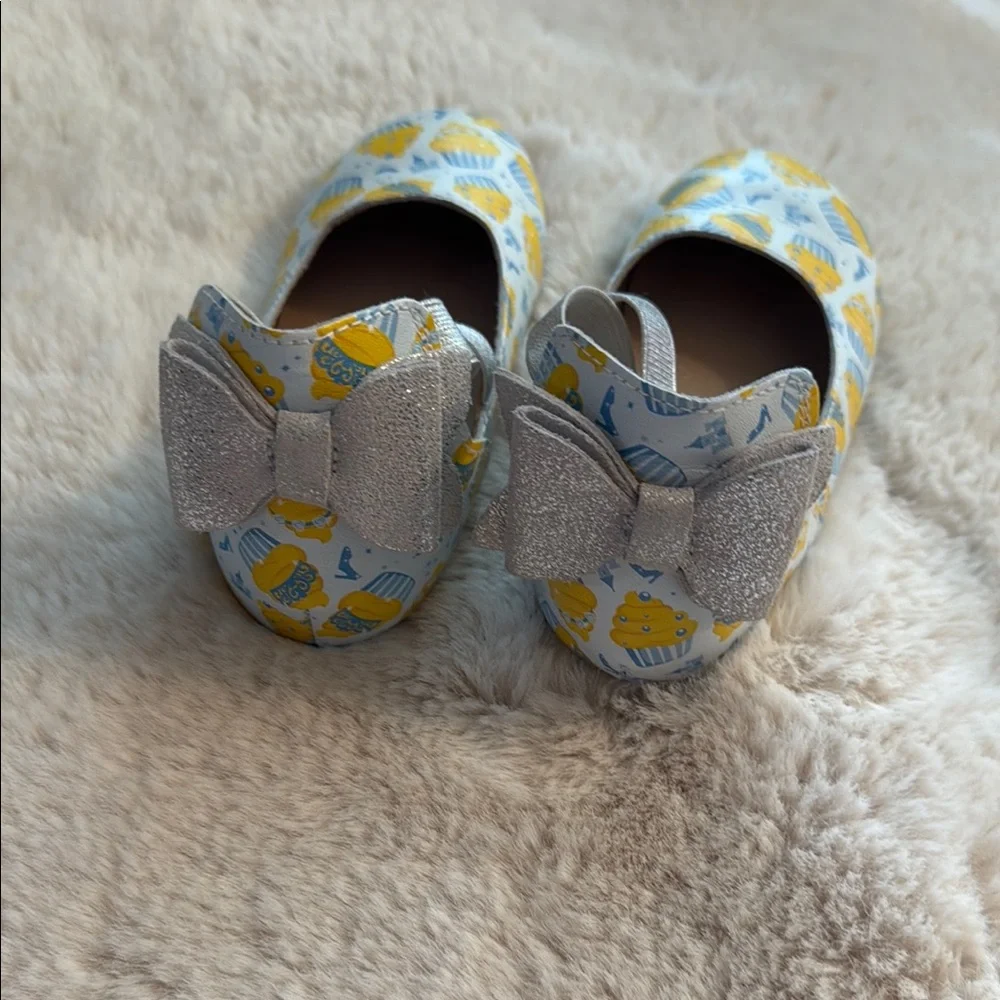 Monkey Feet Yellow and Blue Dress Shoes with Cross-Strap Design‎